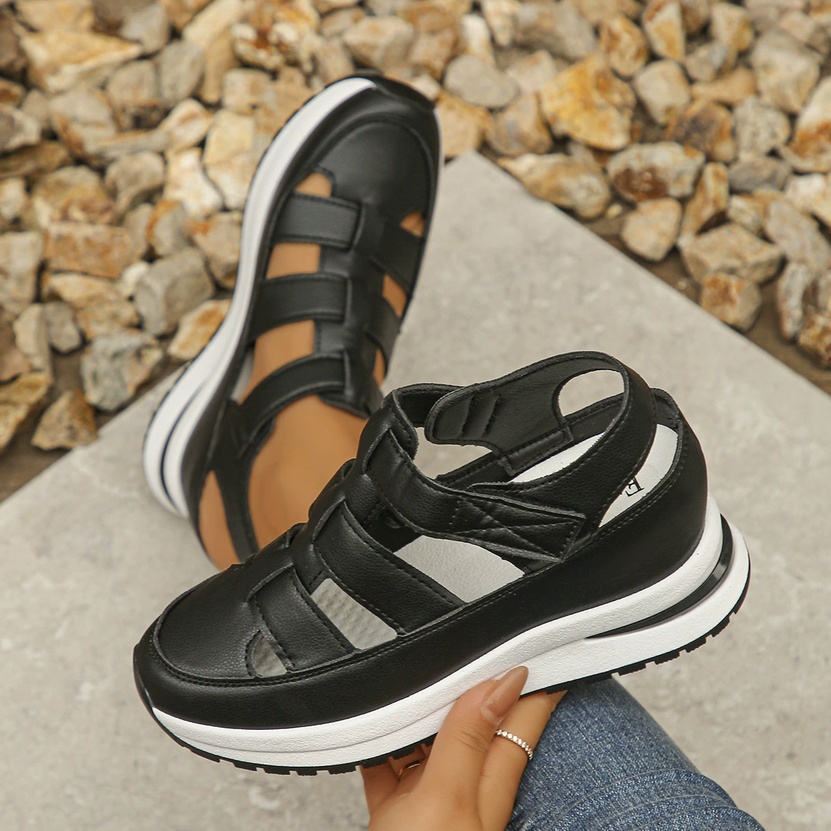 Zapatos de cuero con suela gruesa y plataforma hueca