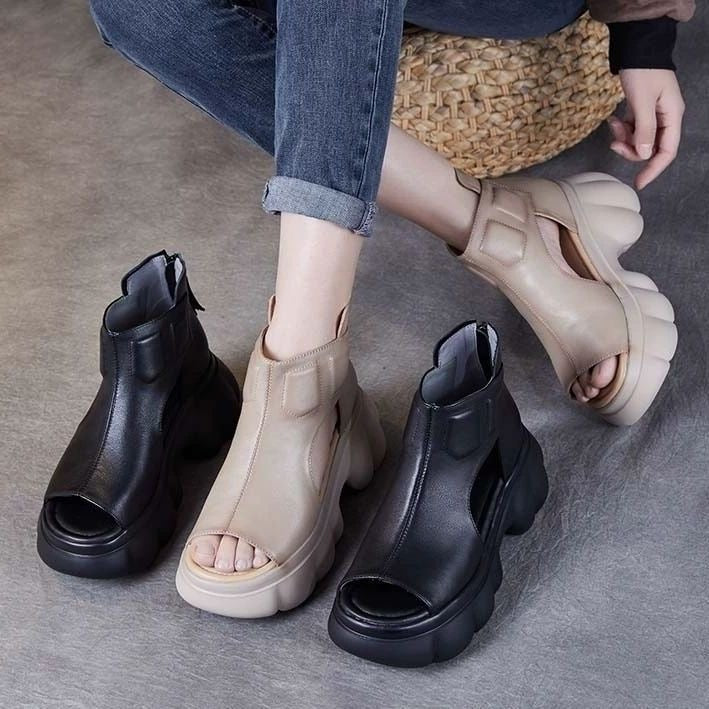 Sandalias de piel suave con suela gruesa