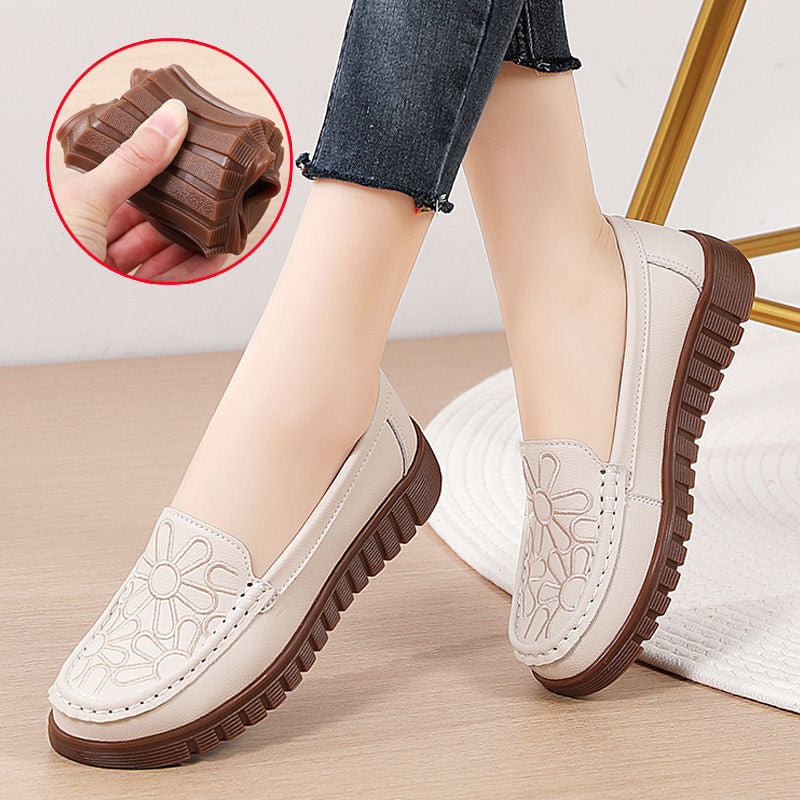 Zapatos de cuero con suela blanda bordada