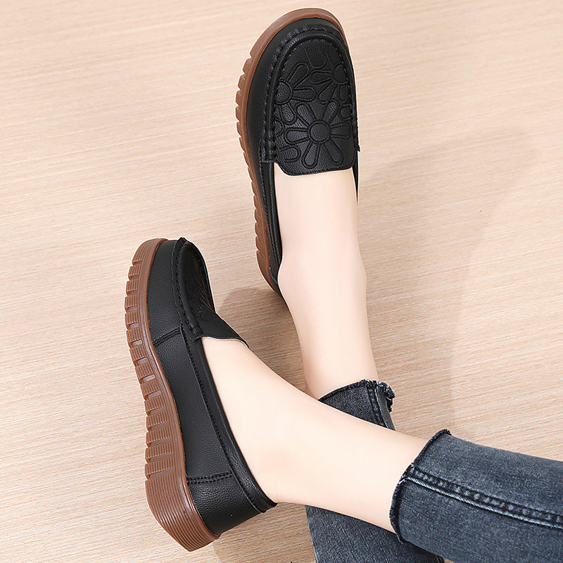 Zapatos de cuero con suela blanda bordada