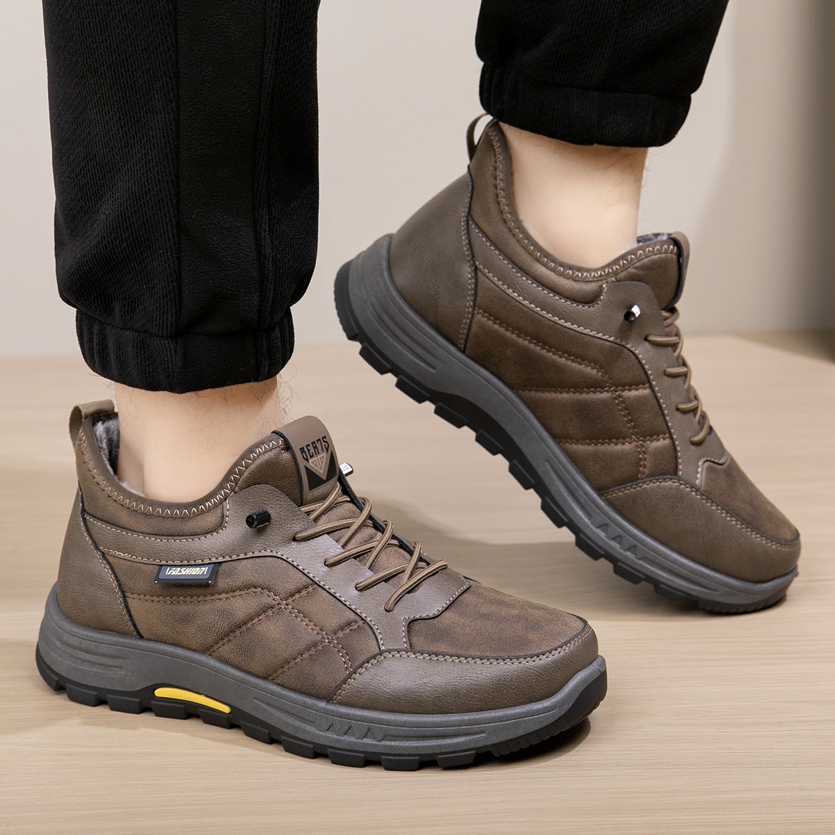 Botas de alta gama con suela blanda que no cansan la piel