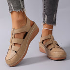 Sandalias casuales cerradas con calados para mujer