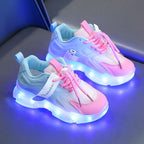Zapatillas elegantes con luces LED y hebilla giratoria.