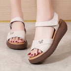 Nuevas sandalias de mariposa