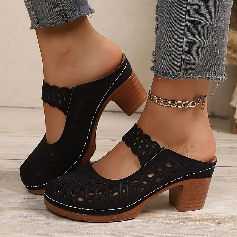 Zuecos de tacón cerrados con calados para mujer