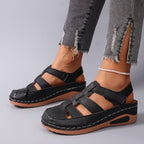 Sandalias casuales cerradas con calados para mujer