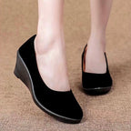 Zapatos de mujer con tacón de cuña de ante