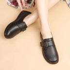 Zapatos de cuero femenino (hojas)
