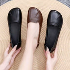 Zapatos cómodos de cuero con suela blanda y punta redonda