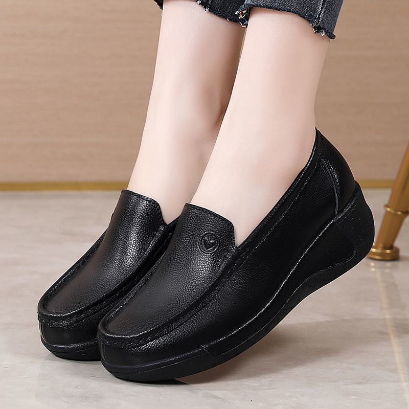Zapatos de cuero femenino (costura)