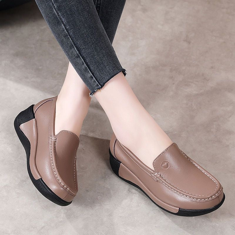 Zapatos de cuero femenino (costura)