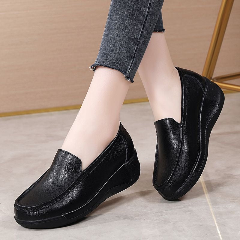 Zapatos de cuero femenino (costura)