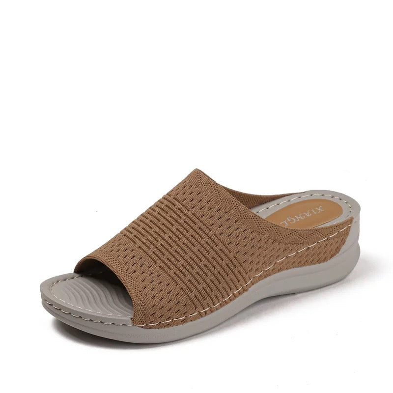 Sandalias Flyknit de composite con punta redonda