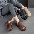 Sandalias huecas de suela gruesa