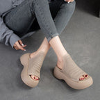 Sandalias huecas de suela gruesa
