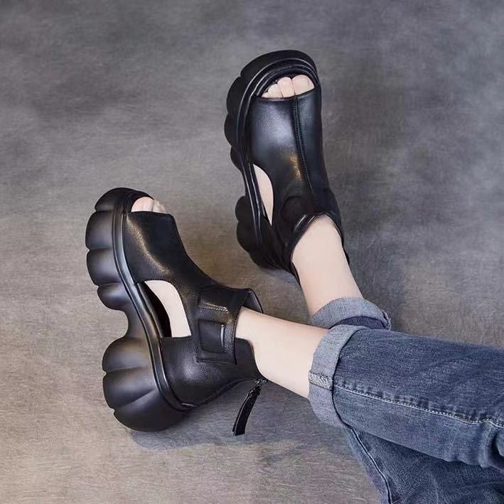 Sandalias de piel suave con suela gruesa