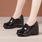 Zapatos de piel cómodos con tacón de cuña y punta redonda