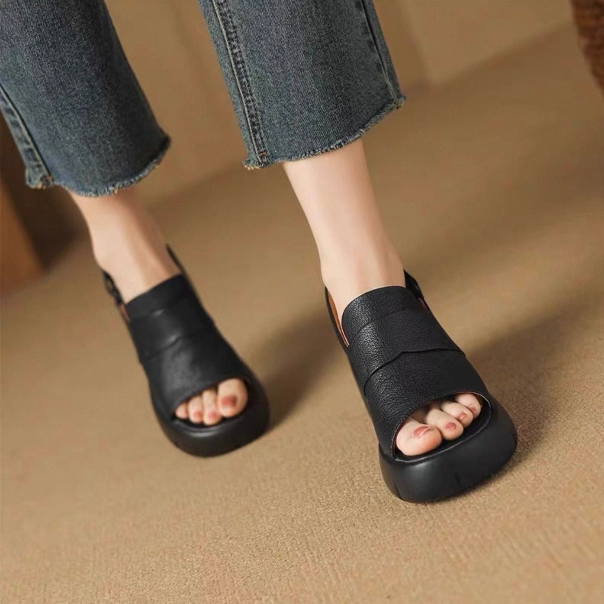 Sandalias ortopédicas cómodas de cuero genuino