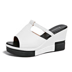 Sandalias de cuña a la moda