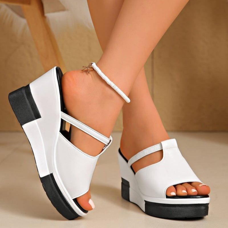 Sandalias de cuña a la moda