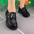 Mocasines con hebilla de hierro