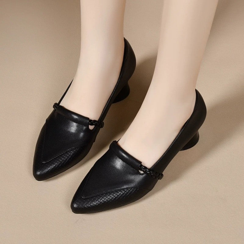 Zapatos de punta afilada con tacón grueso estilo francés