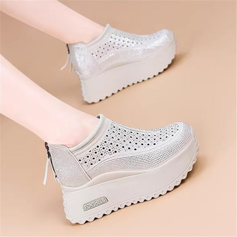 Zapatos casuales huecos elevados