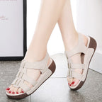Sandalias con hebillas y tiras cruzadas