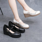 Nuevos zapatos de cuña con punta redonda