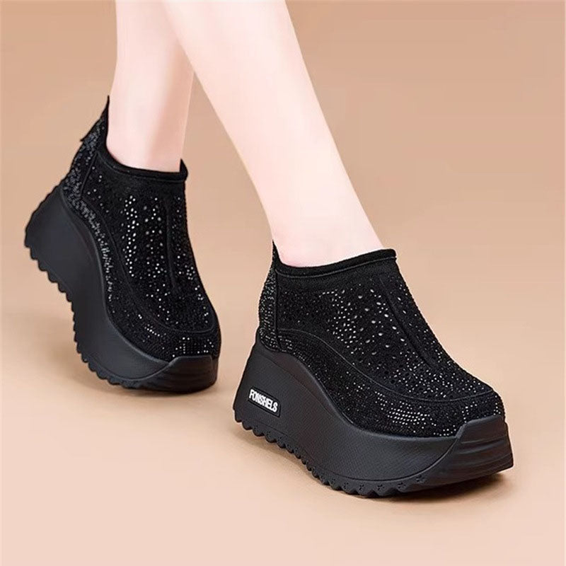 Zapatos casuales huecos elevados