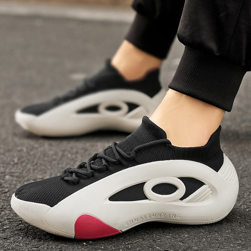 Zapatos masculinos con malla de punto volador transpirable en verano 2025 antideslizantes nuevos zapatos de calcetines deportivos casuales diseño de nicho zapatos de moda masculinos
