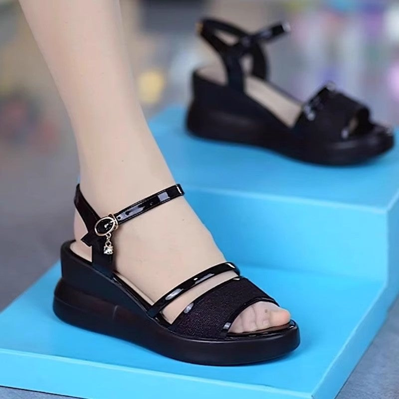 Sandalias romanas de cuña de piel suave
