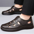 Sandalias cerradas y perforadas