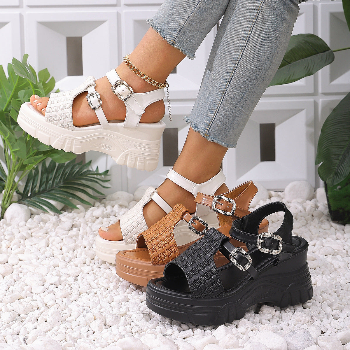 Sandalias de plataforma con hebilla