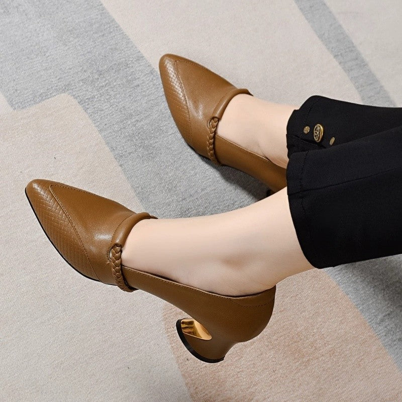 Zapatos de punta afilada con tacón grueso estilo francés