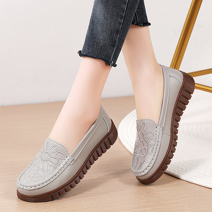 Zapatos de cuero con suela blanda bordada