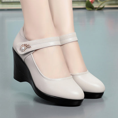 Zapatos de piel con cuña y velcro