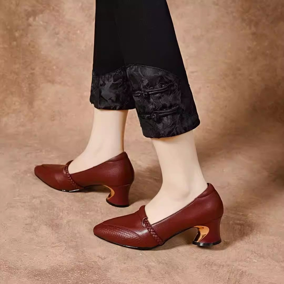 Zapatos de punta afilada con tacón grueso estilo francés