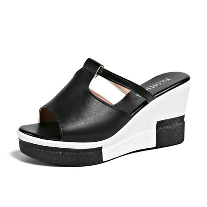 Sandalias de cuña a la moda