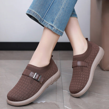 Zapatos casuales de malla con hebilla