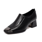 Zapato de tacón medio de piel con punta cuadrada