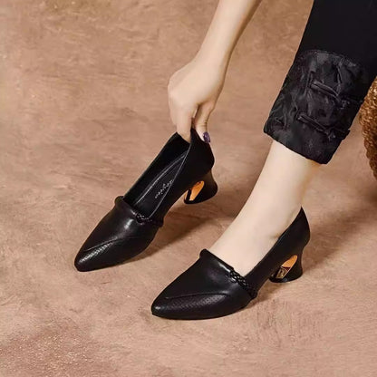 Zapatos de punta afilada con tacón grueso estilo francés