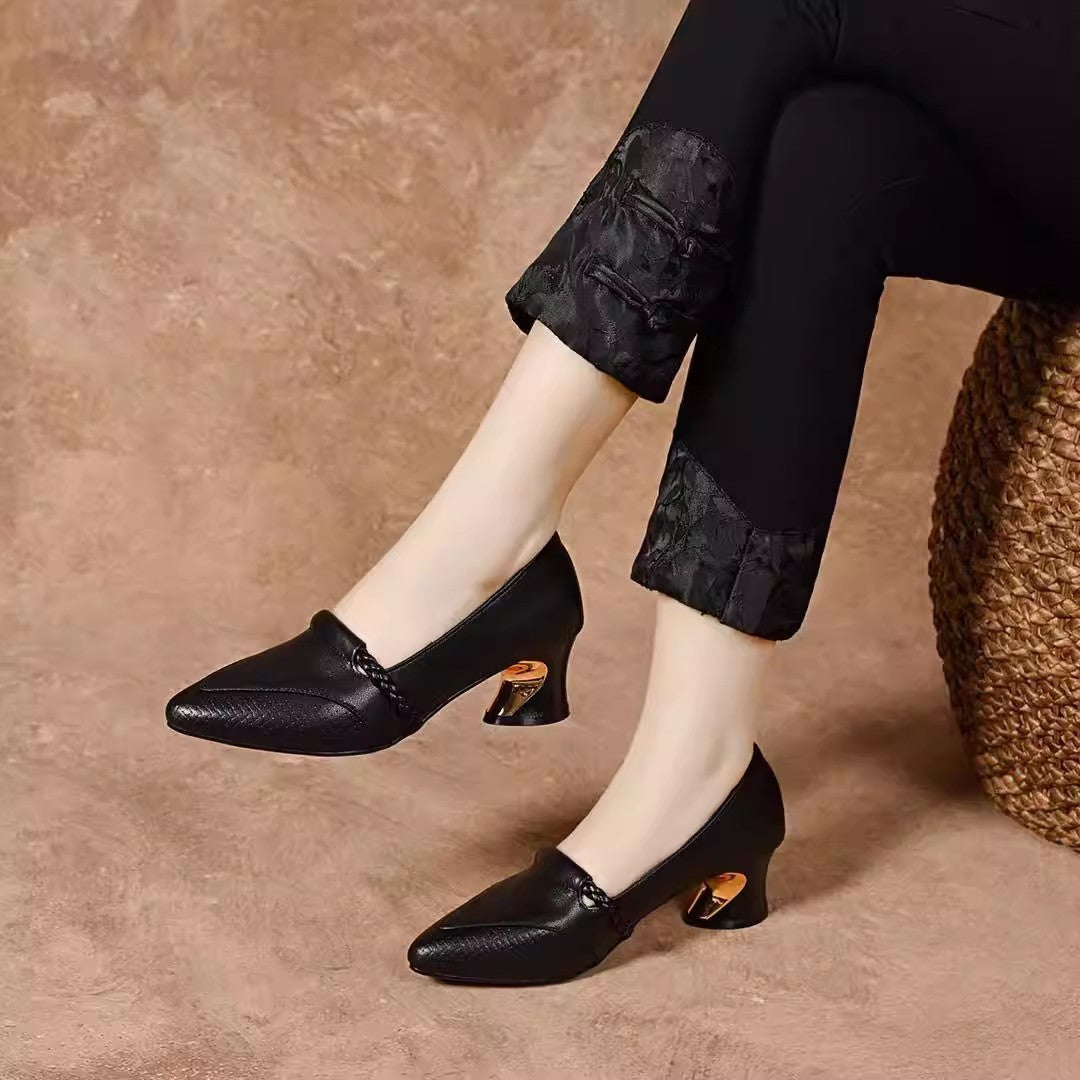 Zapatos de punta afilada con tacón grueso estilo francés