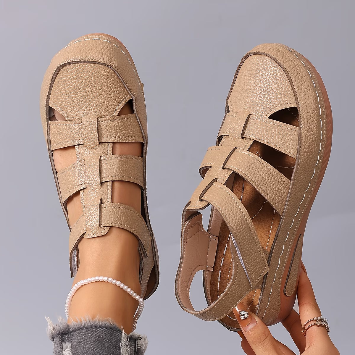 Sandalias casuales cerradas con calados para mujer