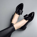 Zapatos planos de cuero británicos con punta puntiaguda